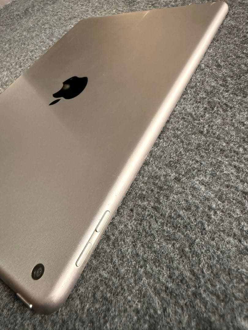 m*a様 iPad 9.7インチ (第6世代) 32GB WiFi