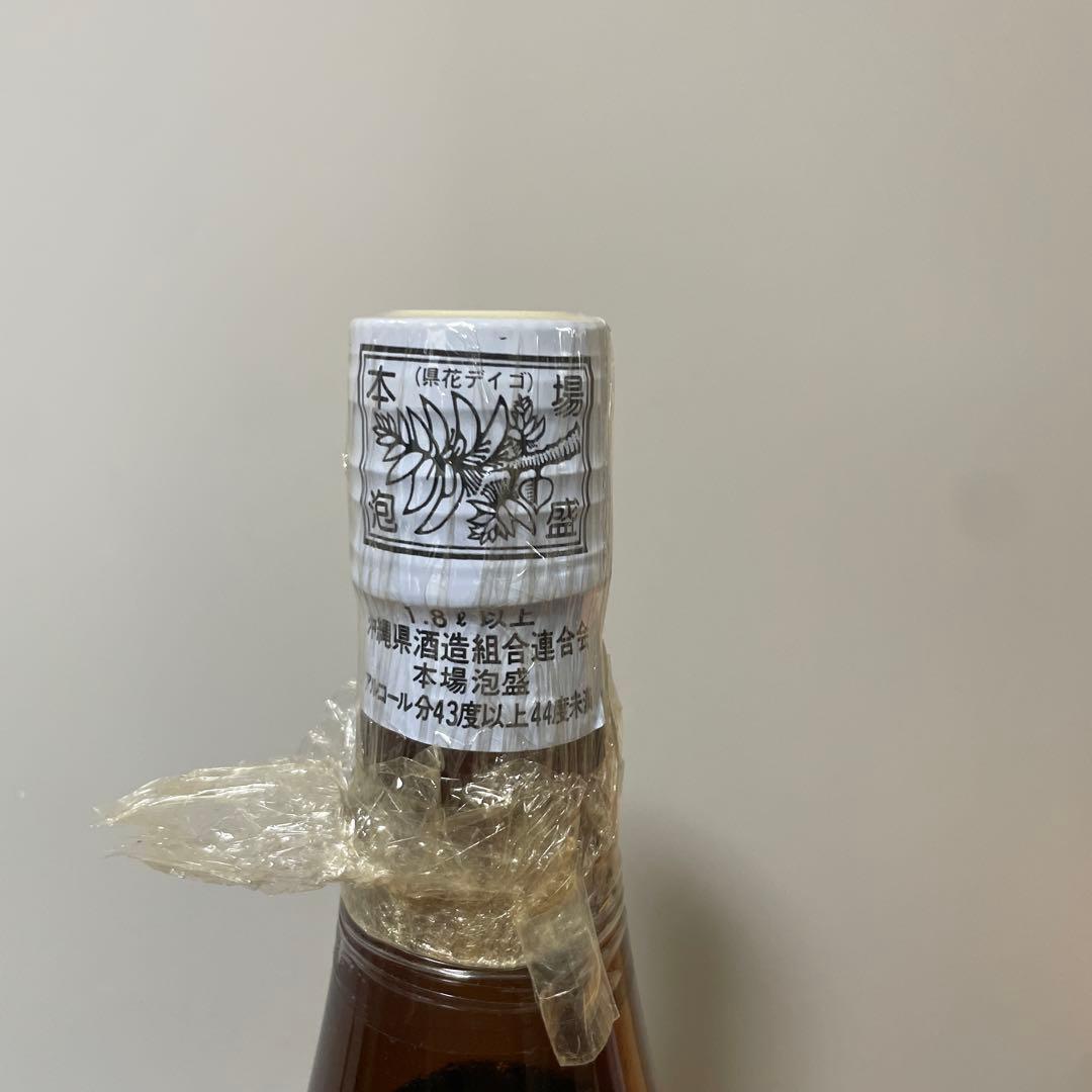 泡盛　白百合 1800ml 43度