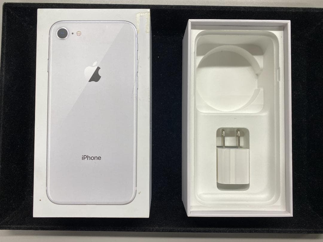 【美品】Apple iPhone 8 64GB Silver SIMフリー