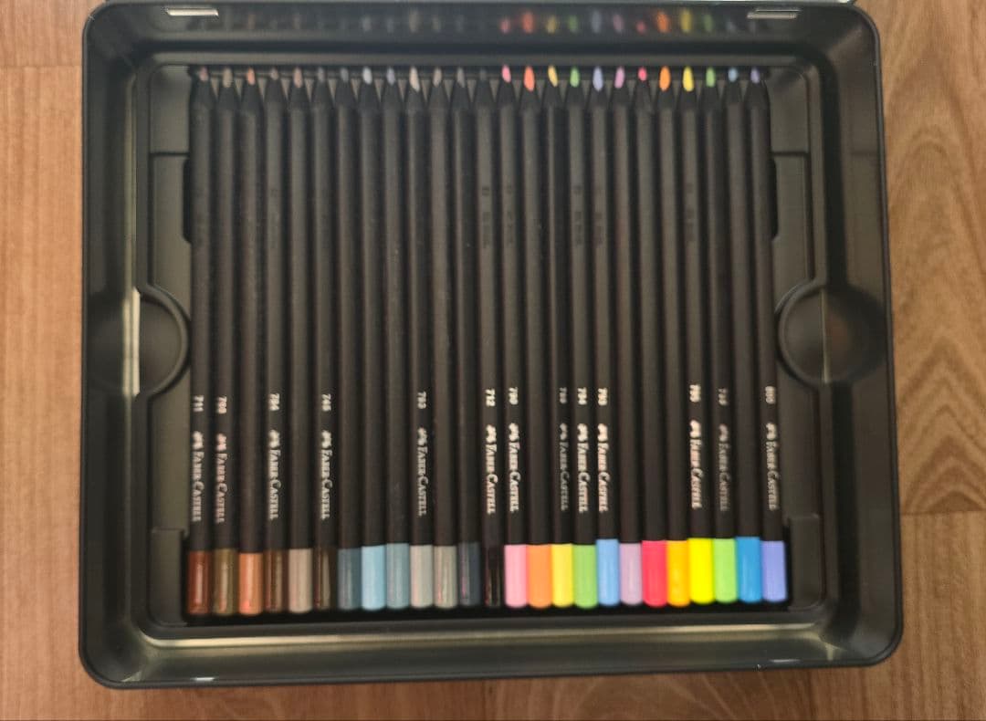 Faber-Castell Black Edition 油性色鉛筆 24本セット