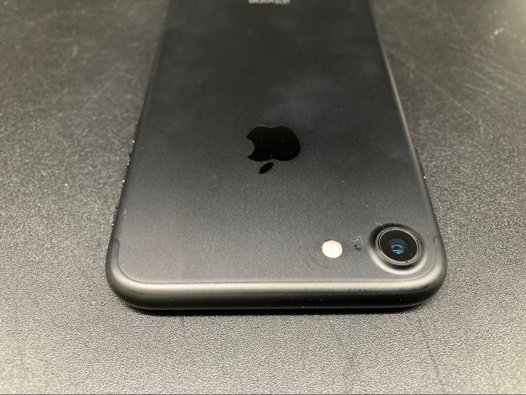 ○Apple iPhone 7 MNCE2J/A 32GB、SIMロックなし