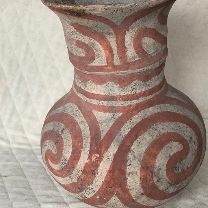 バンチェン白色中期赤色彩文土器
