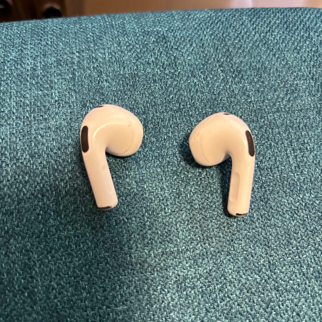 AirPods3本体 ホワイト 充電ケース付き