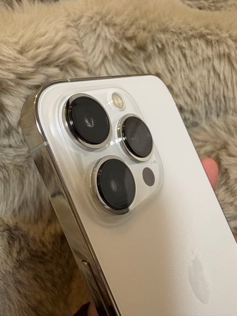 iPhone13pro 128gb ＋ ケース２個