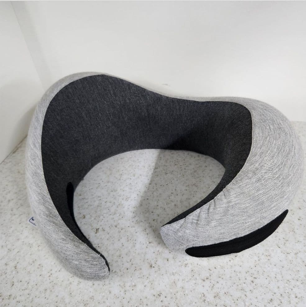 未使用 Ostrichpillow ネックピロー 低反発 オーストリッチピロー