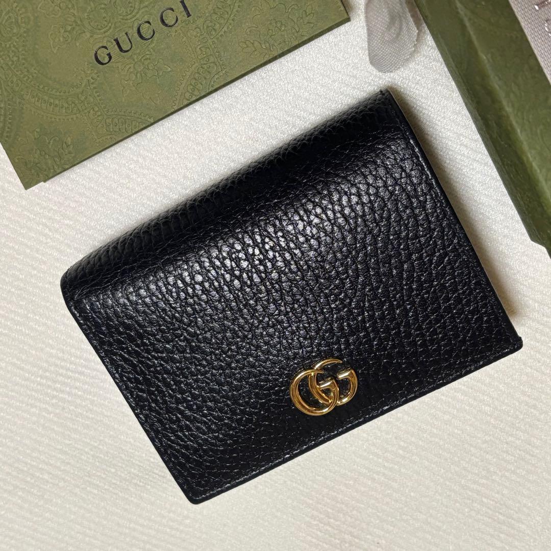 GUCCI 二つ折り財布