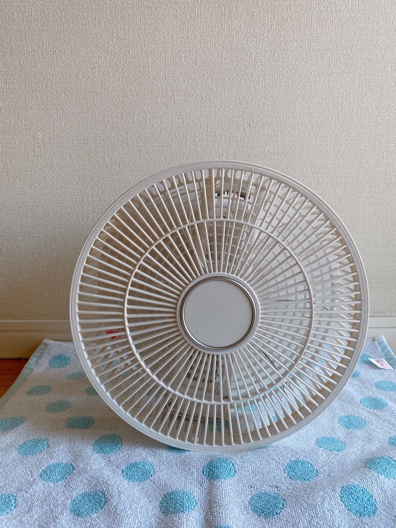 ニトリ　25cmDCタイプコードレスコンパクト収納扇風機