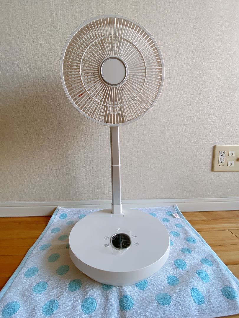 ニトリ　25cmDCタイプコードレスコンパクト収納扇風機