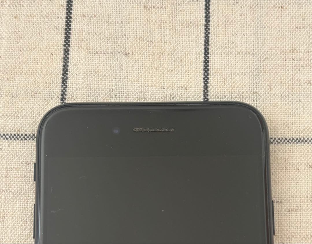 Apple iPhone SE (第3世代) 64GB ブラック