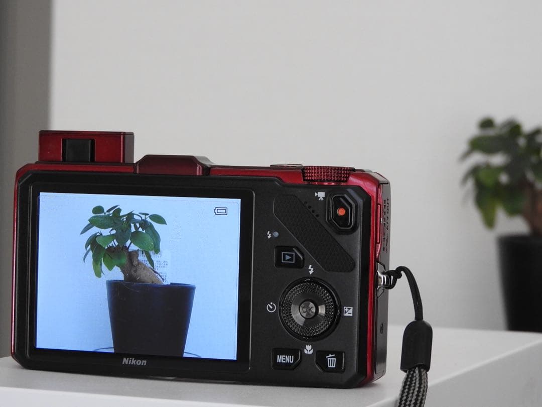 Nikon COOLPIX S9300 ニコン コンパクトデジタルカメラ レッド