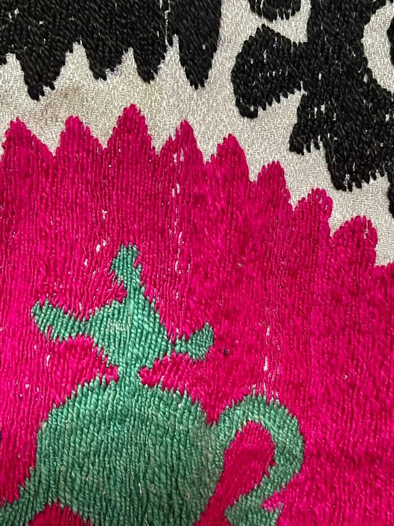 ウズベキスタン スザニ 刺繍 ビンテージ 古布 壁掛け ティーポット