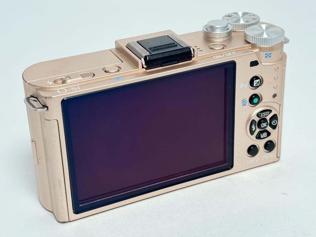 僅か2042ショット ペンタックス Q-S1ボディ シャンパンゴールド×クリーム