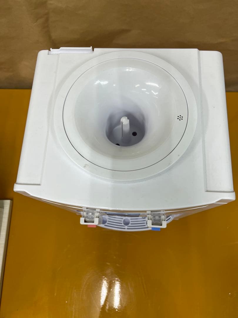 ウォーターサーバー　2Ｌ　ペットボトル用