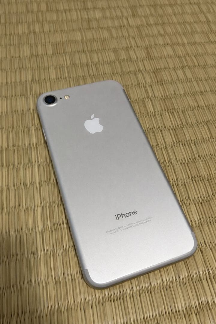 iPhone 7 シルバー 本体