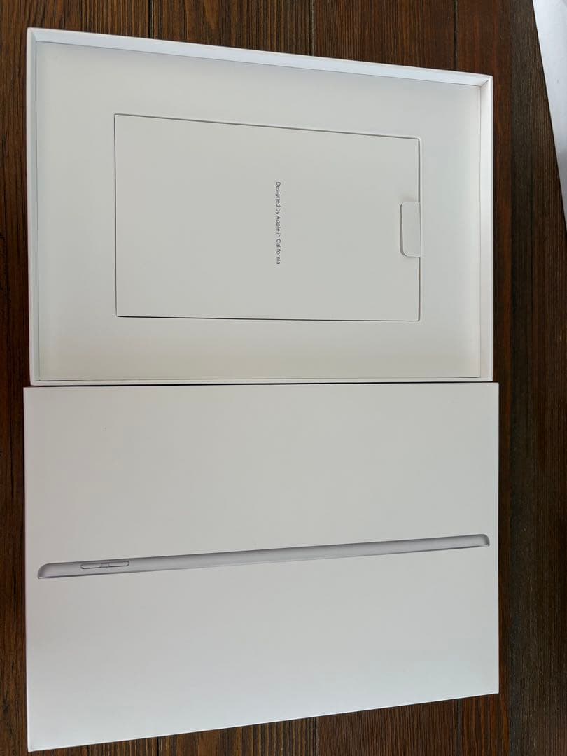 Apple iPad 第9世代 シルバー 本体 箱付き キーボード付