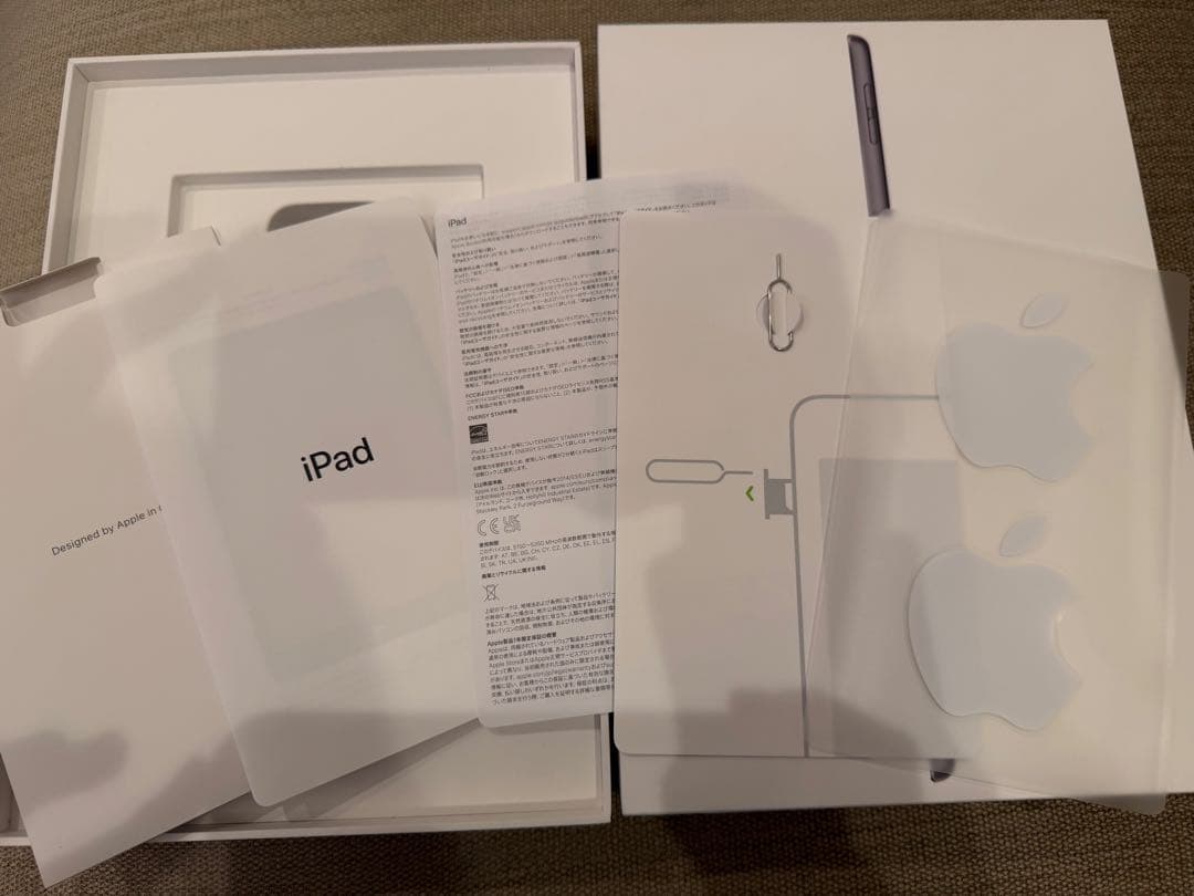む*き様 iPad 第9世代 グレー <箱付き>
