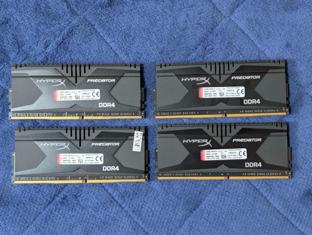 メモリー Kingston 4Gx4 DDR4-3000 HX430C15PB2K4/16
