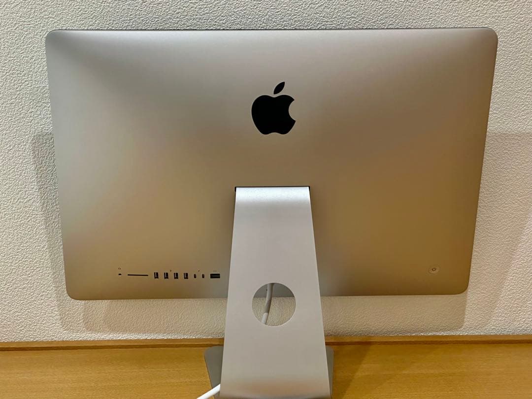 【まりりん】Apple iMac Retina 4K MRT42J/A