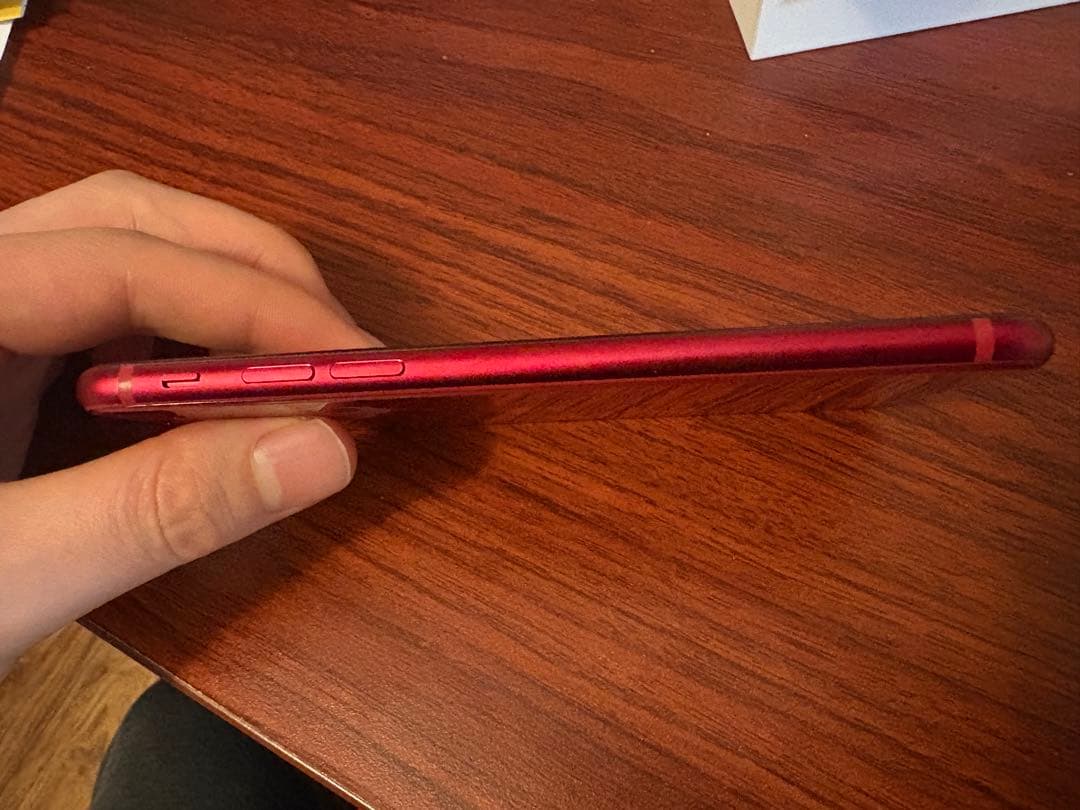 iPhone SE (第3世代) PRODUCT(RED)