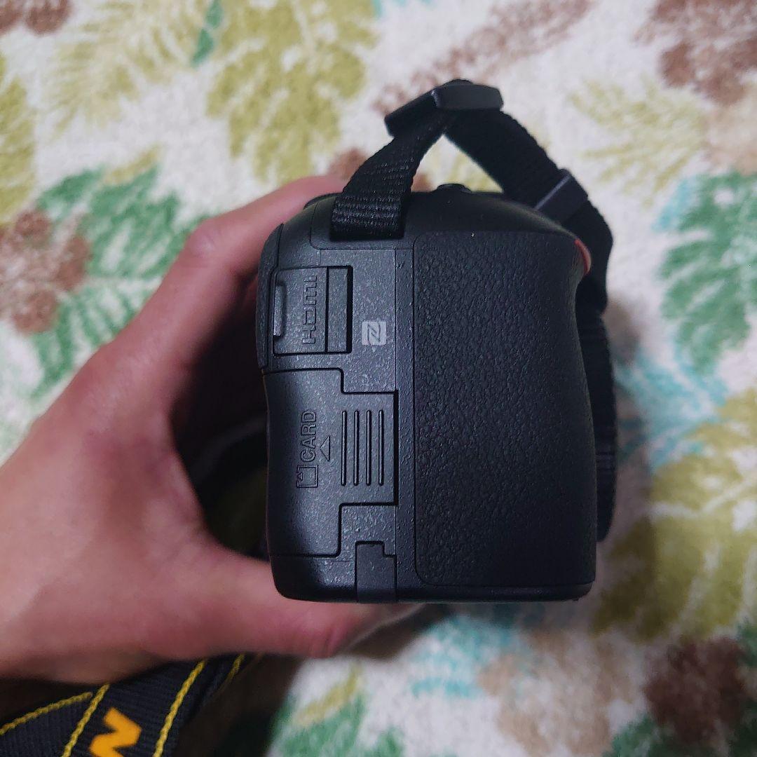 【美品】Nikon D5600 18-55 VR+70-300VR kit