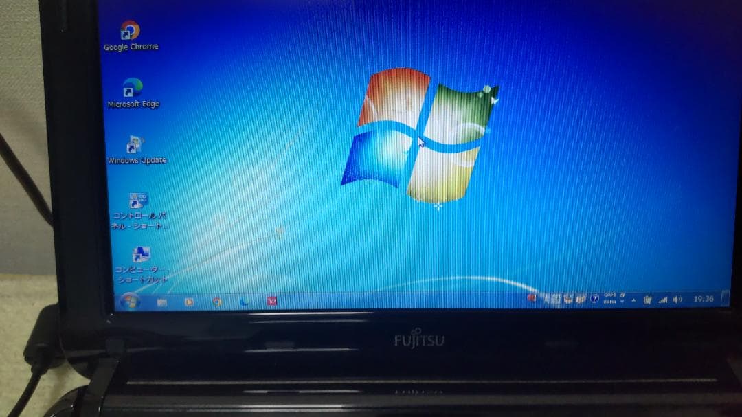 富士通　LIFEBOOK MH FMVM30CB Win7 Pro Mem2GB