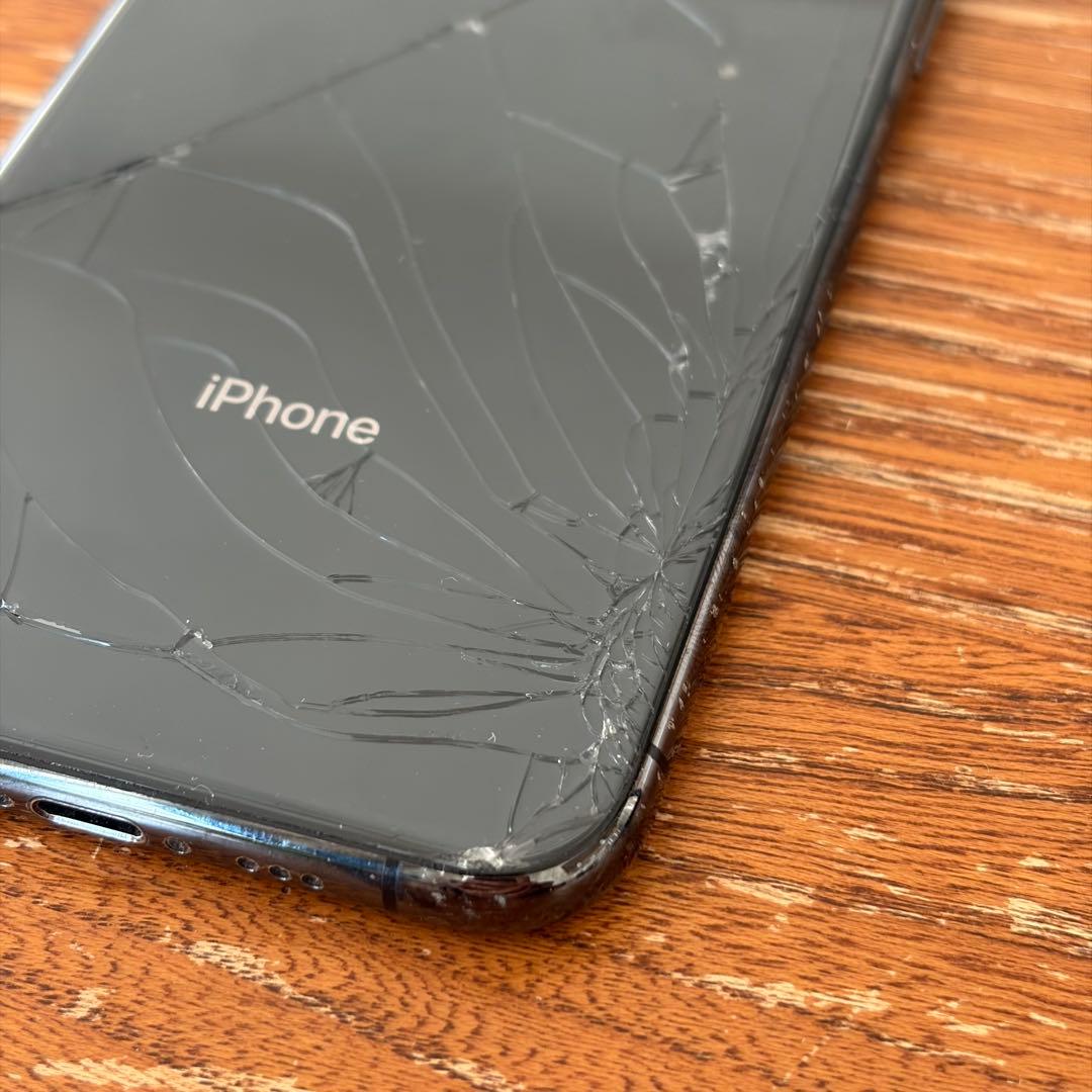 iPhone X 256 背面ひび割れあり