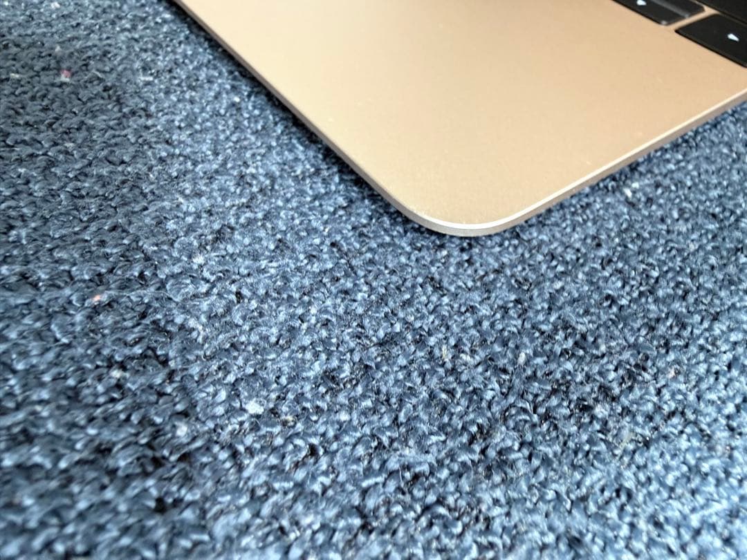 Apple MacBook Air ゴールド　初期化済み