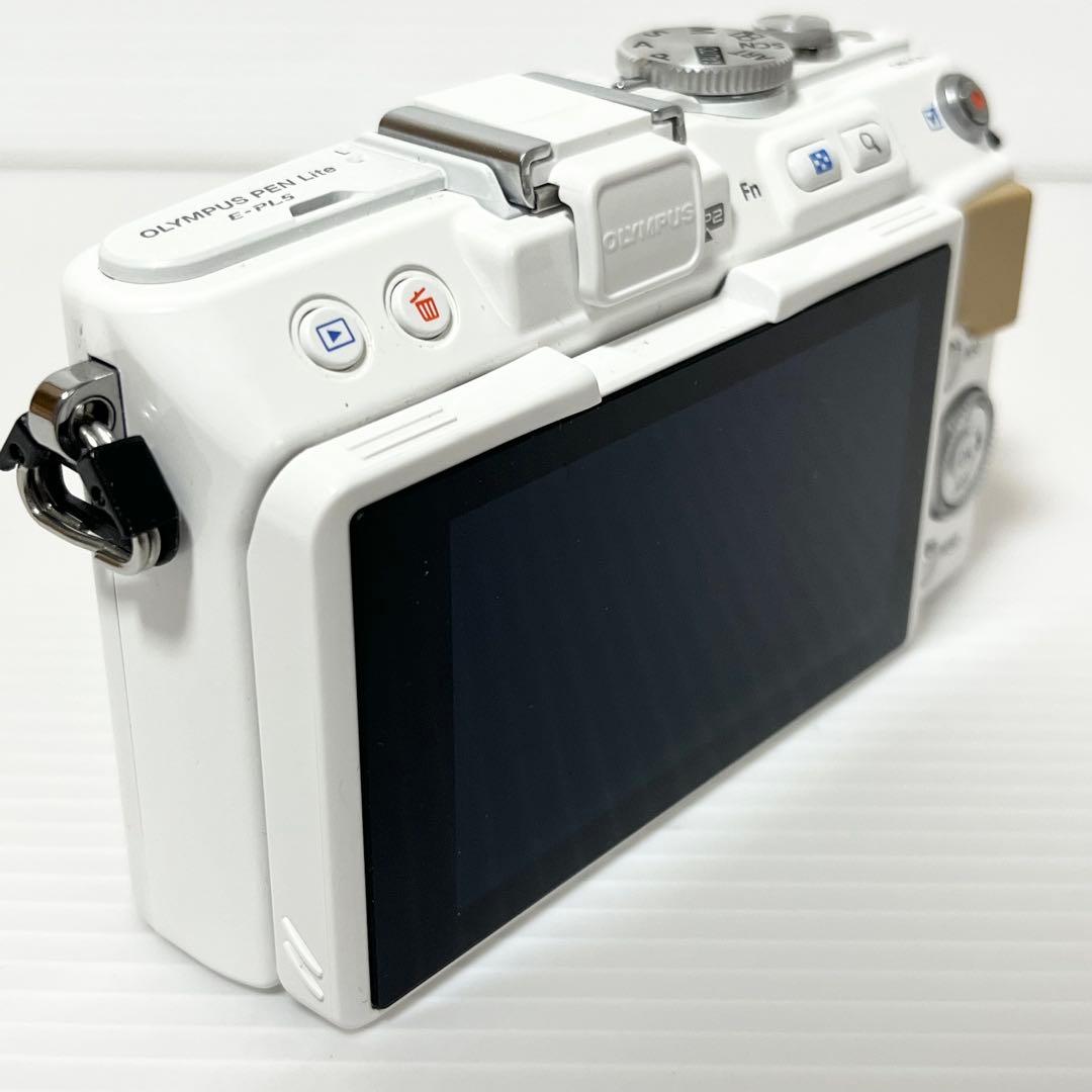 【美品】ショット数2322回 E-PL5 ダブルズームキット OLYMPUS