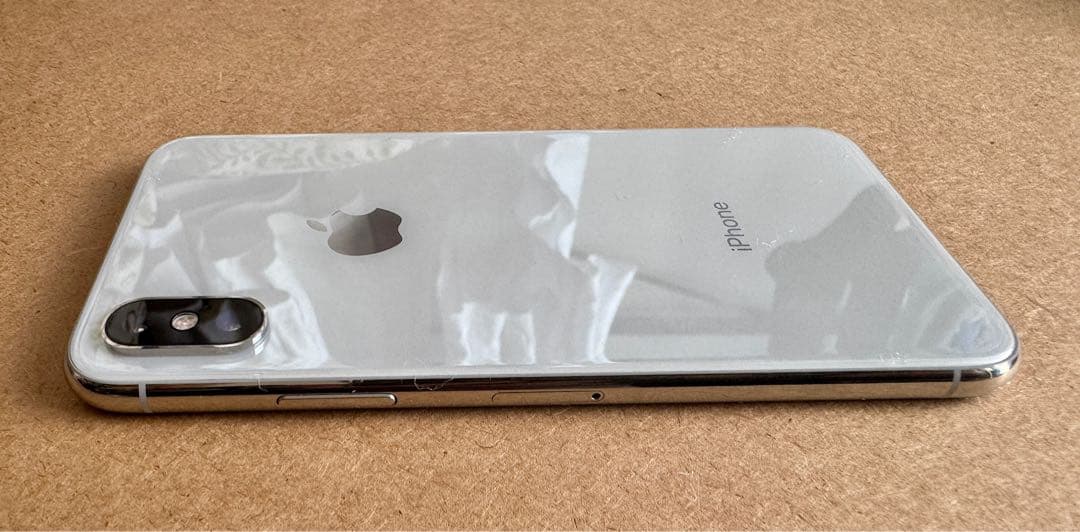 新品★Apple iPhone XS 256GBシルバー 本体★ケースおまけ