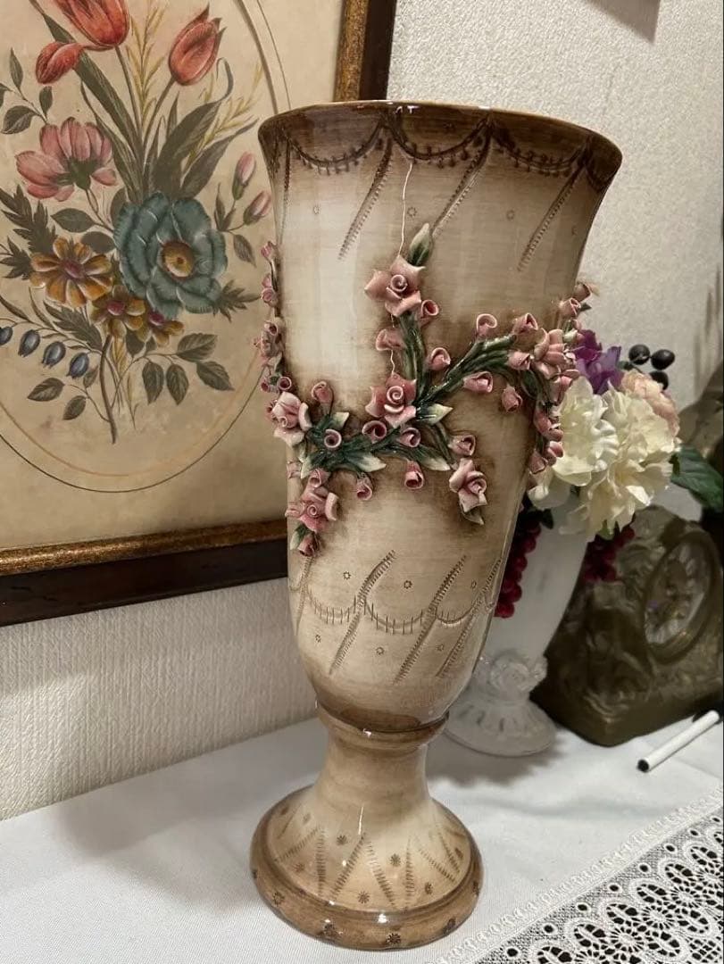 イタリア　カポディモンテ　花瓶　陶花　置物　オブジェ