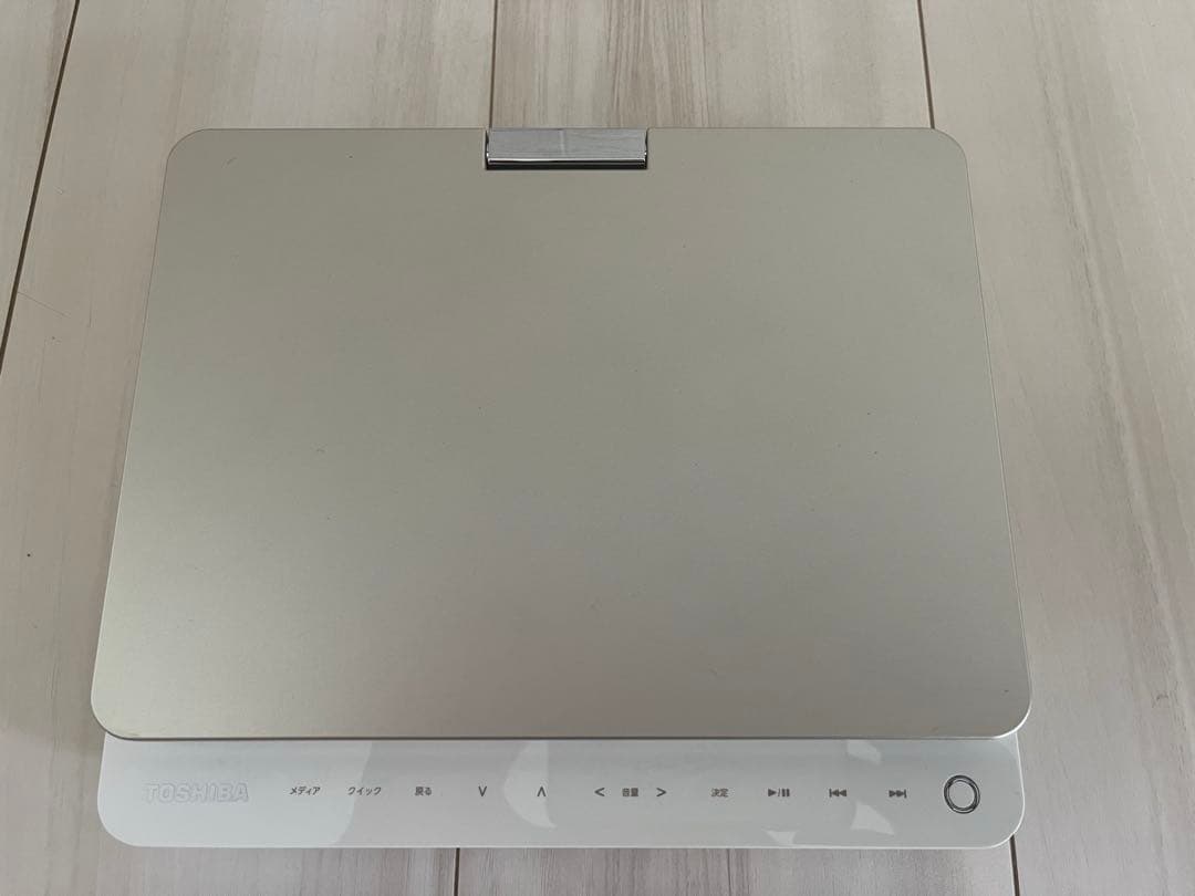 REGZA ポータブルブルーレイプレーヤー SD-BP900S 　東芝　レグザ