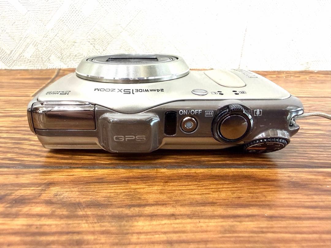 FUJIFILM FinePix F550EXR コンパクトデジカメ