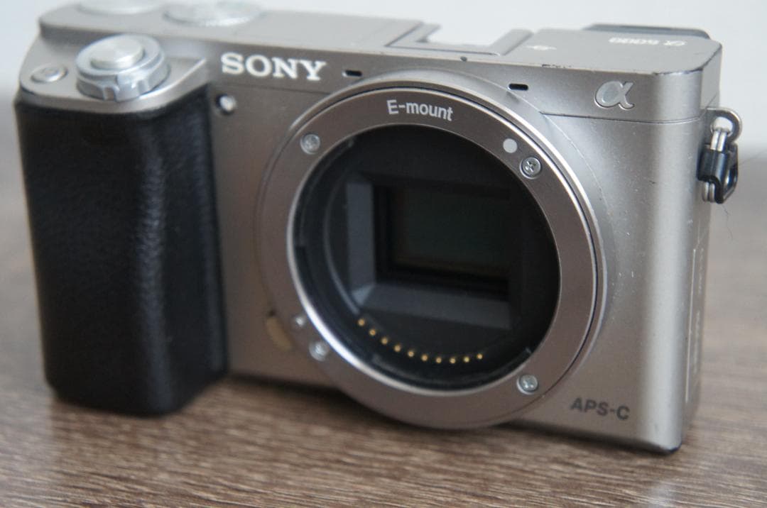 SONY α6000α E-mount APS-C ミラーレスカメラ シルバー