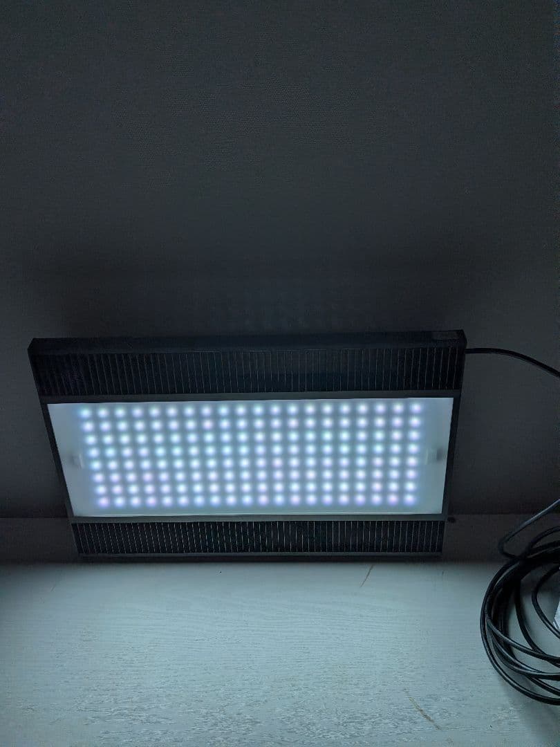 ※週末タイムセール※ADA ソーラーRGB LEDライト　箱付き※痛み有り