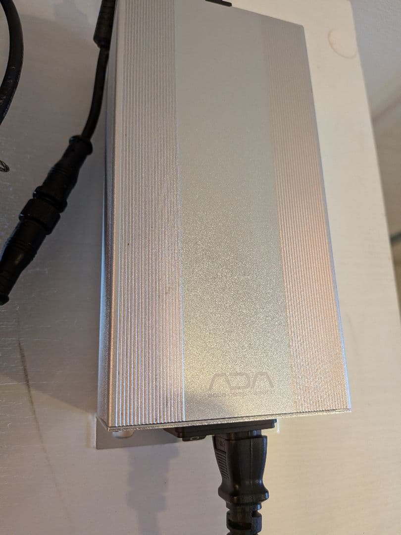 ※週末タイムセール※ADA ソーラーRGB LEDライト　箱付き※痛み有り