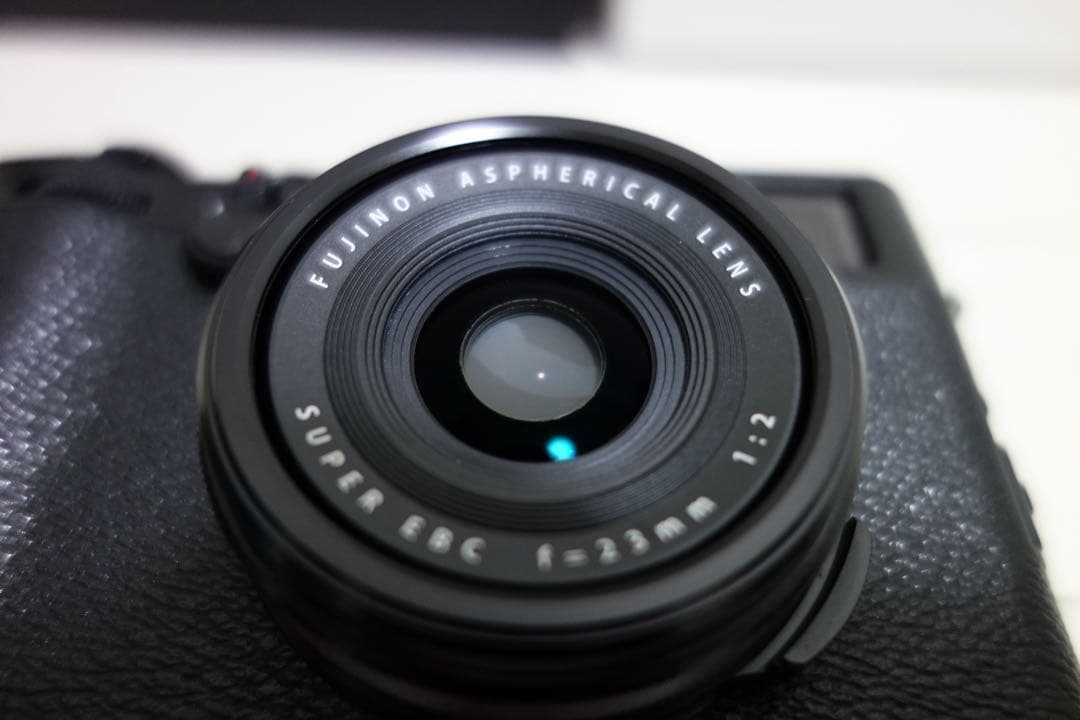 概ね良品 高級 コンパクトデジタルカメラ X100F 富士フイルム コンデジ