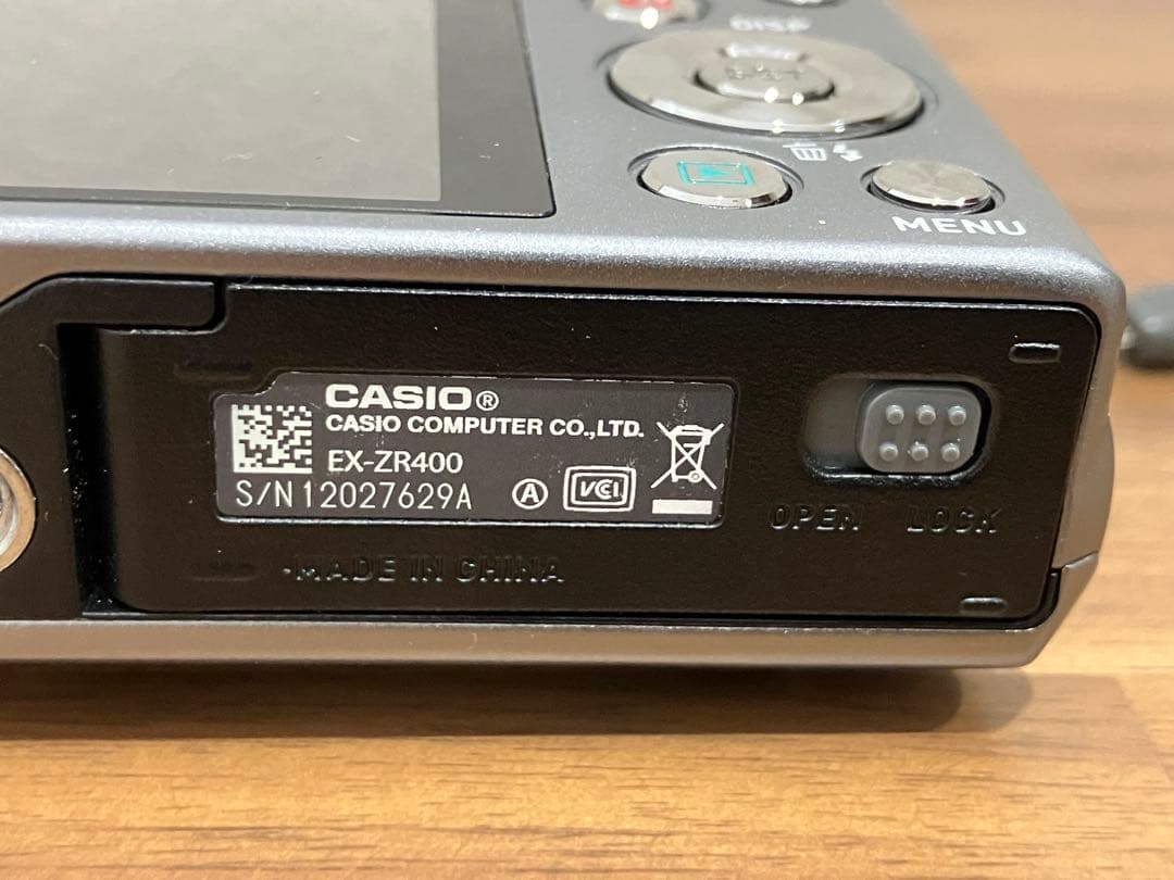 【美品】CASIO EXILIM EX-ZR400 シルバー