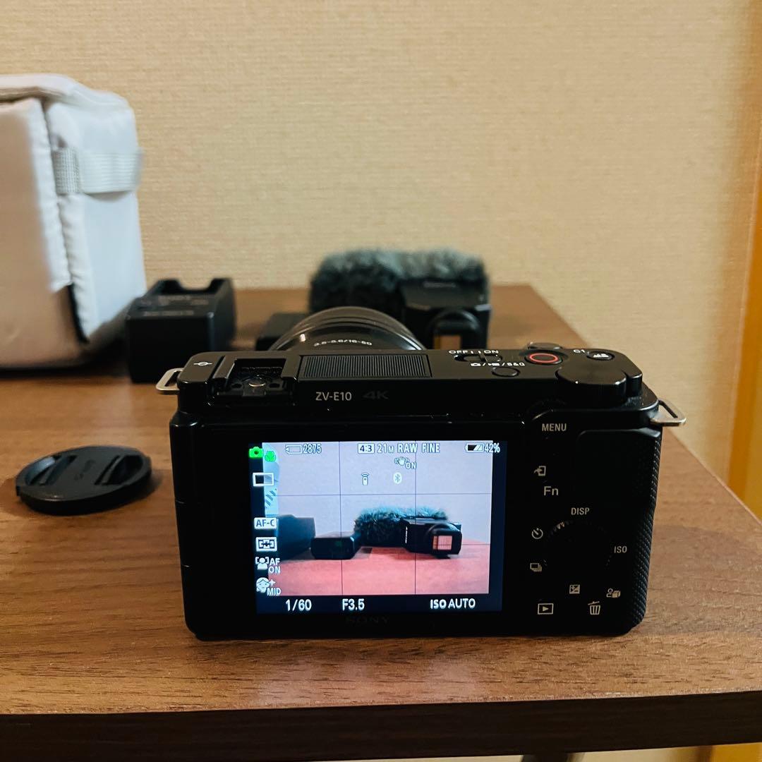 SONY ZV-E10 ミラーレスカメラ バッテリー2個 / 神マイク付き