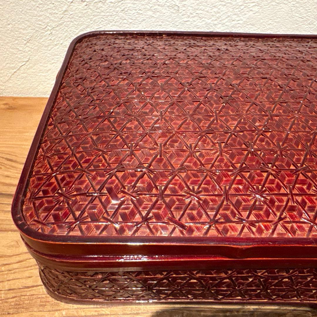 古くて大きい竹製漆塗の収納箱27×36、5 ×10