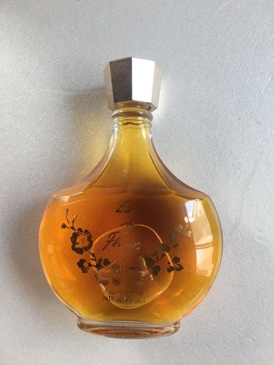 廃盤　希少　NINA RICCI  オードフルール　EDT　100ml