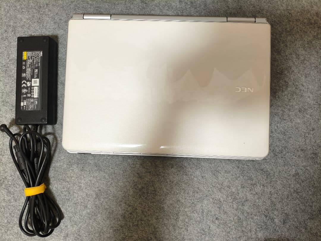 NEC LaVie ホワイトノートPC