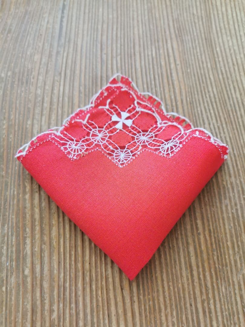 アンティーク ホワイトニードルワークsabaレース梯子刺繍 レッドリネンクロス