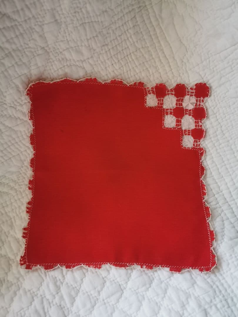 アンティーク ホワイトニードルワークsabaレース梯子刺繍 レッドリネンクロス