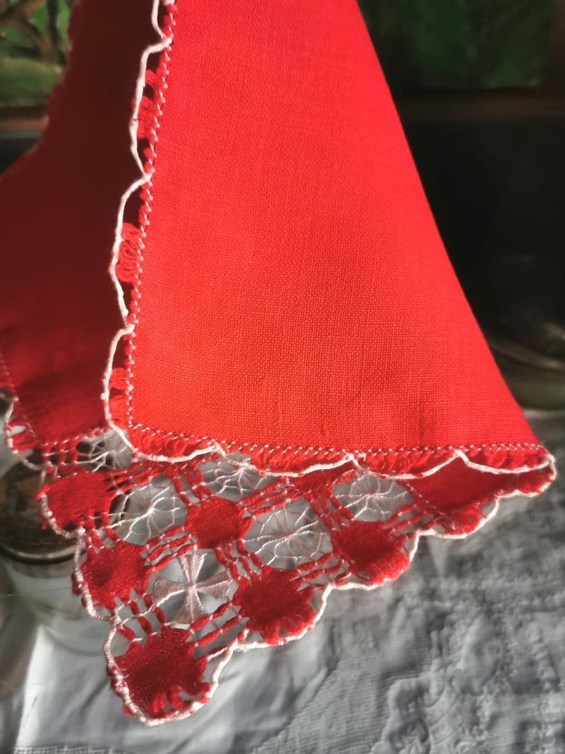 アンティーク ホワイトニードルワークsabaレース梯子刺繍 レッドリネンクロス