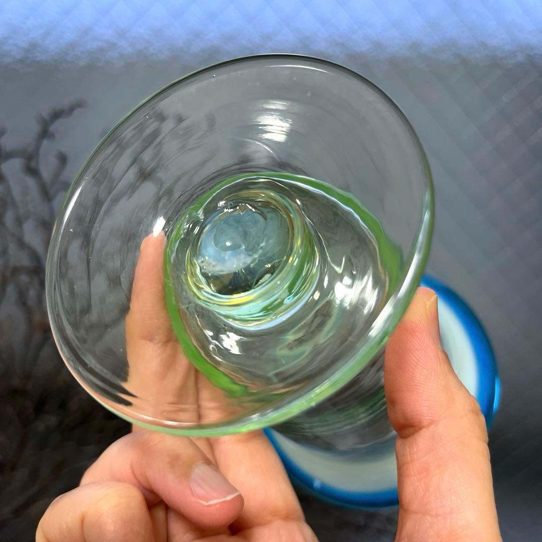 骨董　時代ガラス　超希少！　水色乳白暈し　ベル型　若草色ガラス　氷コップ