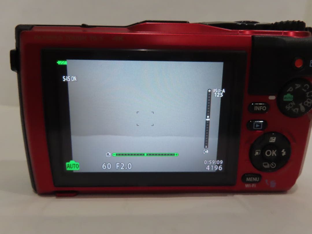 デジカメ　オリンパス　防水　Olympus Tough TG-5 キャノン
