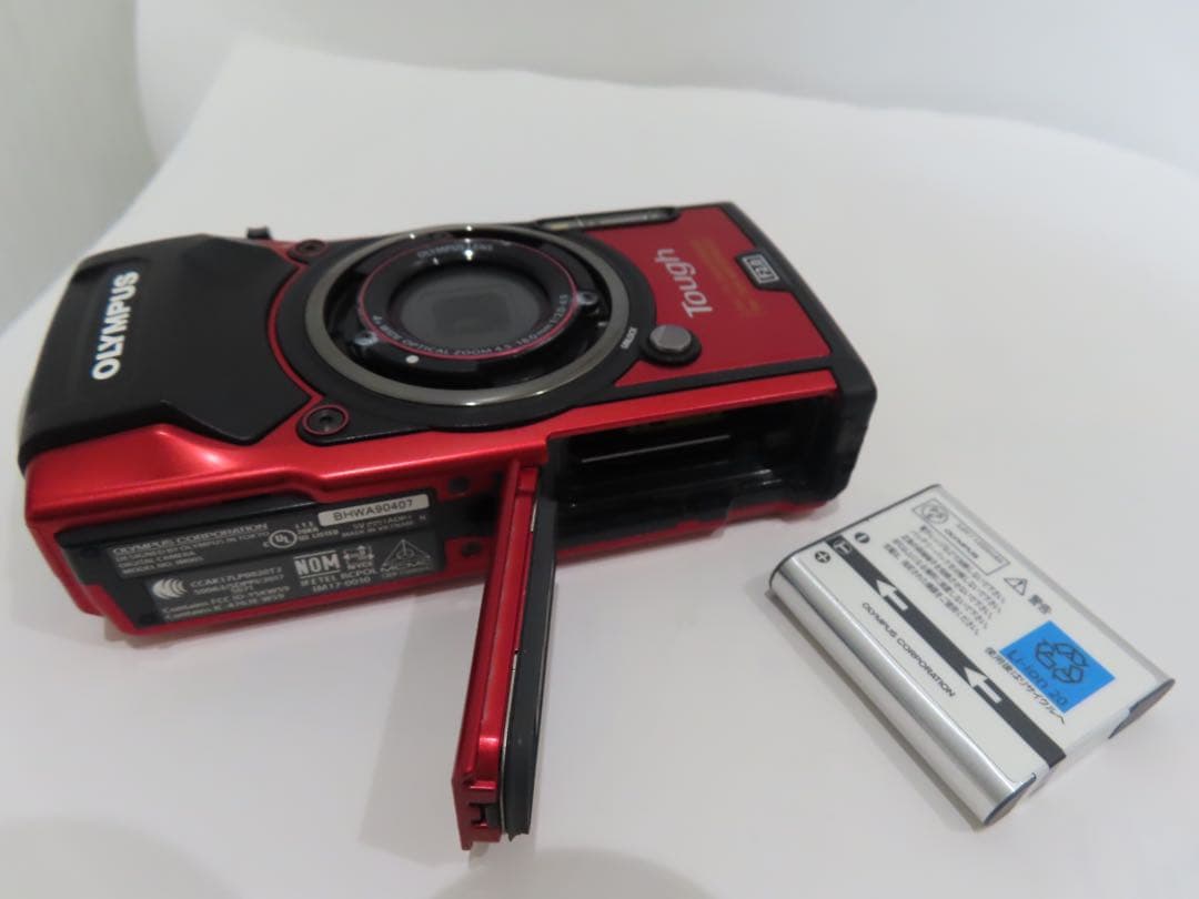 デジカメ　オリンパス　防水　Olympus Tough TG-5 キャノン