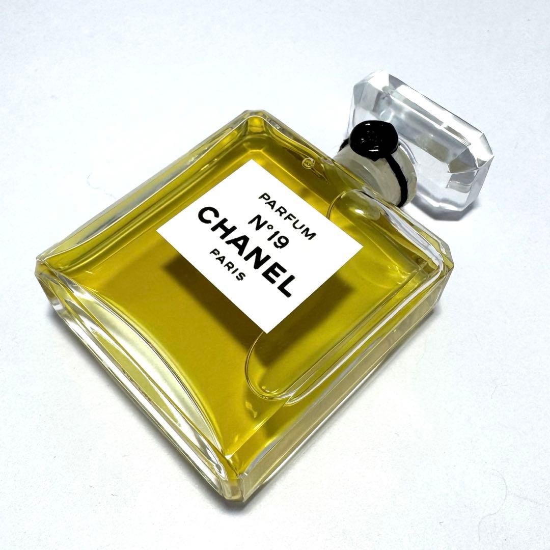 新品未使用 CHANEL No19 PARFUM 香水 オードトワレ シャネル