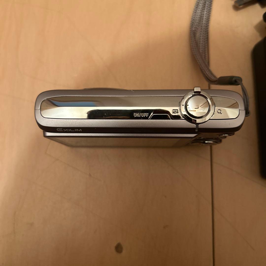 デジタルカメラ CASIO EX-Z200