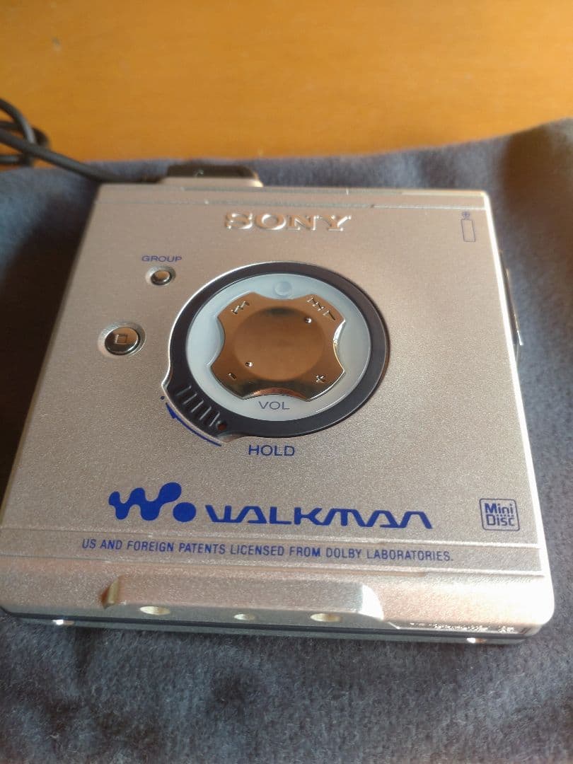 MDウォークマン　WALKMAN 　MZ-E501 箱付き　充電器付　通電確認済